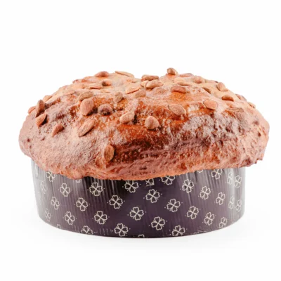 Panettone agrumato con mandorle